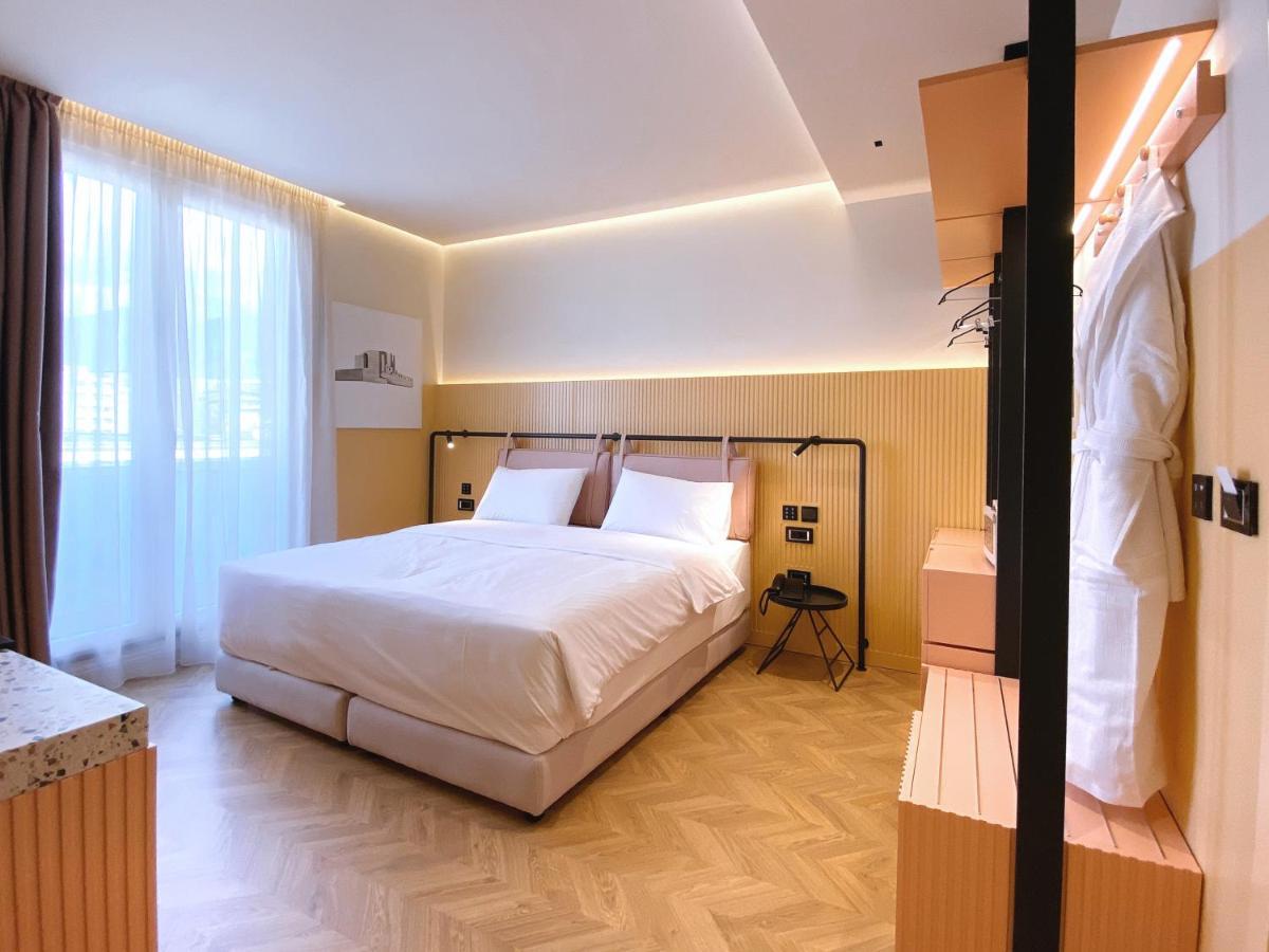 Iliria Boutique Hotel 티라나 외부 사진